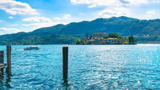 Les paysages scintillants du lac d'Orta