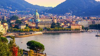 Vue panoramique sur Côme et le lac