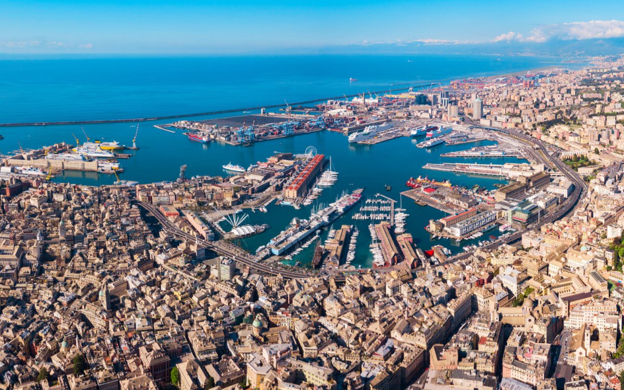 Panorama sur la ville de Gênes en Ligurie