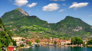 La ville de Riva del Garda vue du ciel